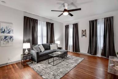 Main picture of 1420 College Ave