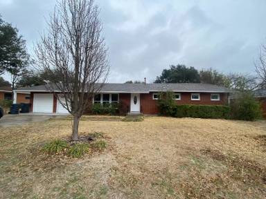 Main picture of 2107 La Porte Dr