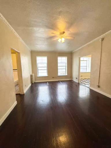 Main picture of 901 S Kingsley Dr
