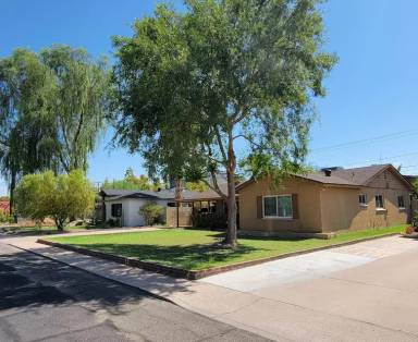 Main picture of 4035 N 44th Pl