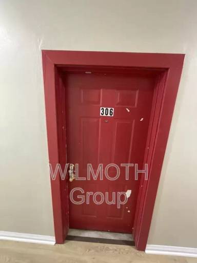 Main picture of 201 E Pike St