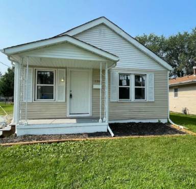 Main picture of 230 W 4th St