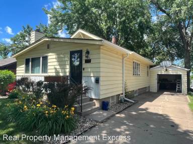 Main picture of 1300 W 13th St