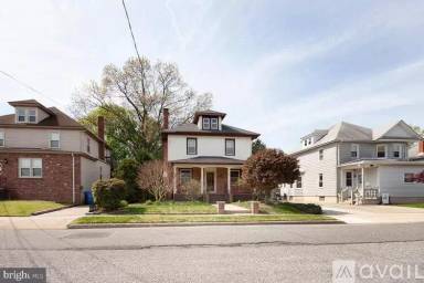 Main picture of 18 Dickinson Rd