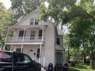Main picture of 25 Maple St
