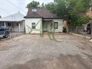 Main picture of 1610 W 18th St