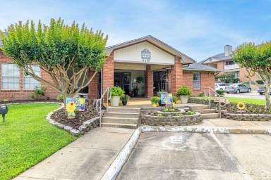 Main picture of Edgewood Court Apartments