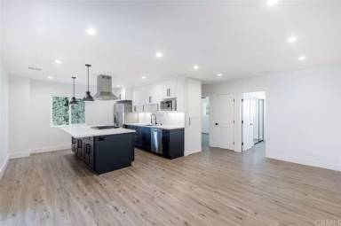 Main picture of 2420 Grant Ave
