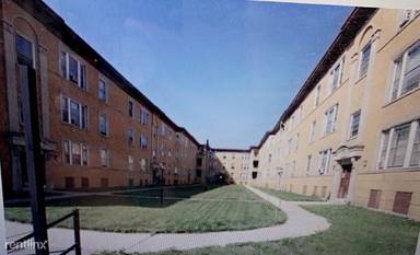 Main picture of 4614 S Lake Park Ave