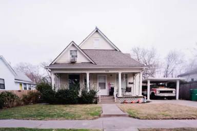Main picture of 326 S Exposition St