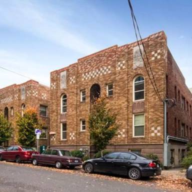 Main picture of 1929 NW Irving St