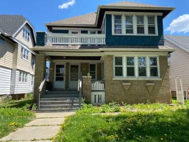 Main picture of 2760 N 44th St