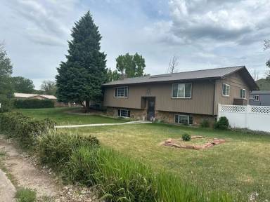 Main picture of 110 W 12th St