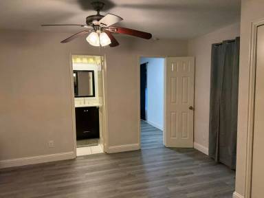 Main picture of 1043 Elmwood Dr