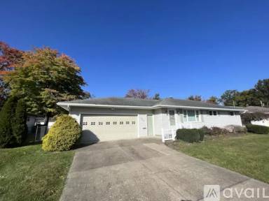 Main picture of 932 Pinecrest Rd
