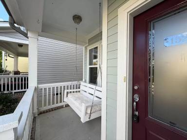 Main picture of 1529 Rhodeschool Dr