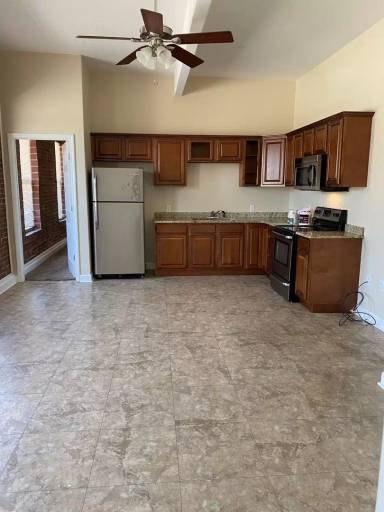 Main picture of 313 W B St
