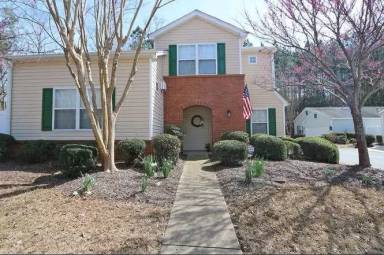 Main picture of 107 W Oaks Ct