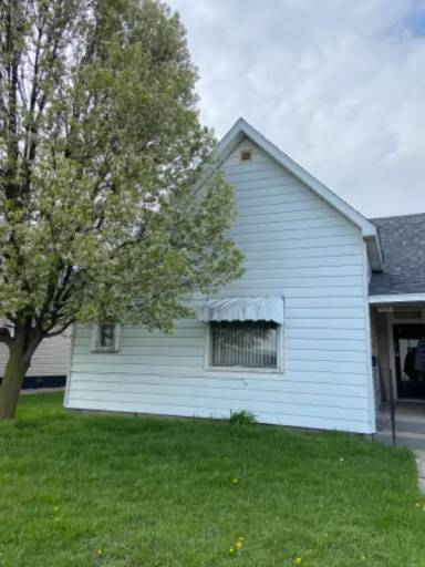 Main picture of 722 E Washington St