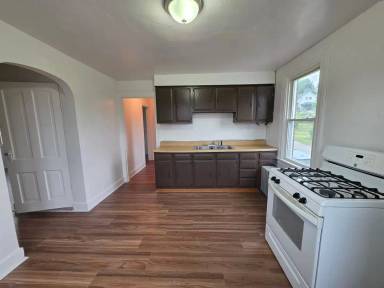 Main picture of 703 1/2 Waddell Ave