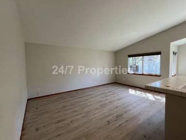 Main picture of 39276 Woodbury Way