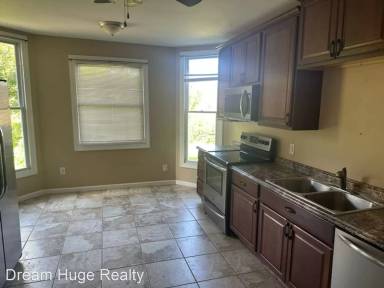 Main picture of 40 S Gamble St