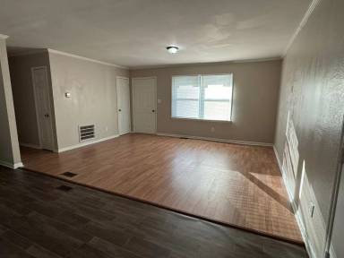 Main picture of 630 Dundeen Dr