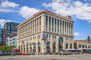 Main picture of 1200 N Ashland Ave