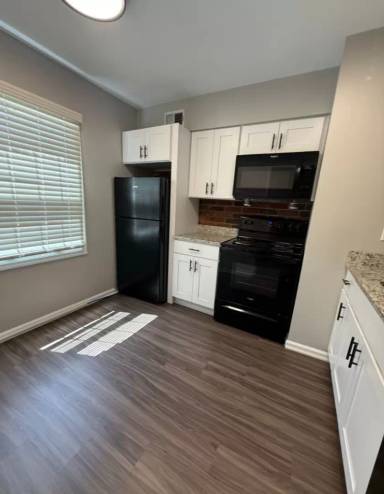 Main picture of 1 Oakhurst Cir