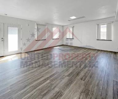 Main picture of 1010 Paisano St