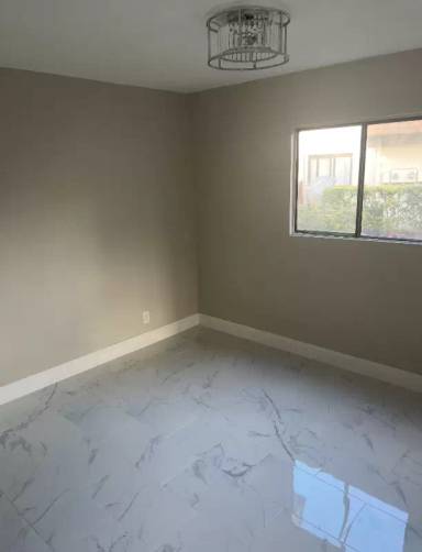 Main picture of 121 San Remo Blvd