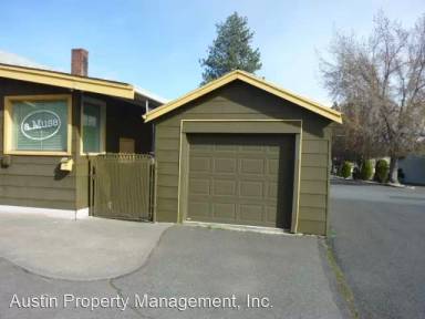 Main picture of 138 NW Hawthorne Ave