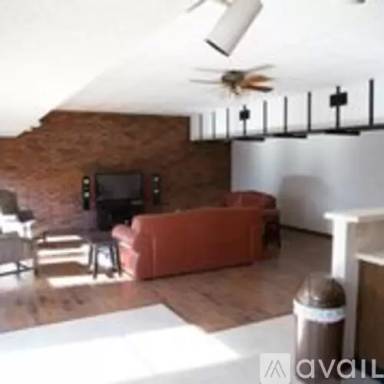 Main picture of 1708 Surrey Ln