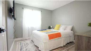 Main picture of 7359 Colonial Dr