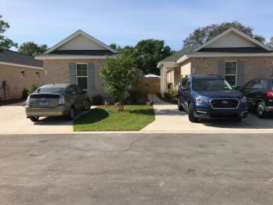 Main picture of 122 Alley Ln