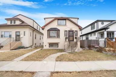 Main picture of 2226 N 72nd Ct