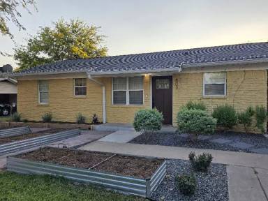 Main picture of 803 Debus Dr