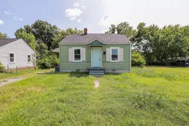 Main picture of 2421 Gordon Ln