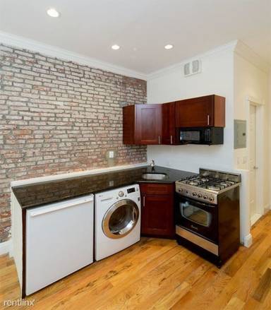 Main picture of 1 E 78th St