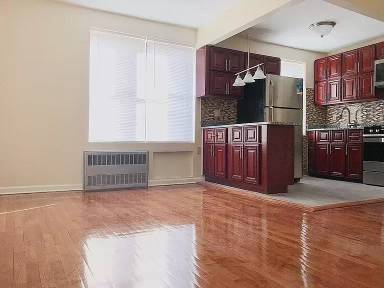 Main picture of 87 50 167 St