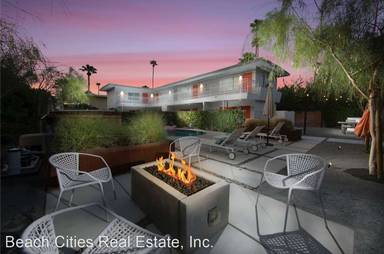 Main picture of 310 E Palm Canyon Dr