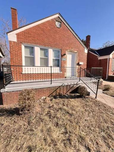 Main picture of 18646 Dwyer St