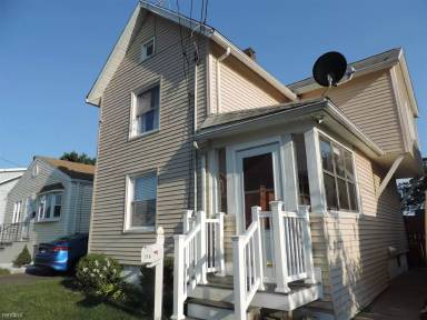 Main picture of 180 White St