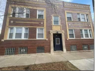 Main picture of 909 N Austin Blvd