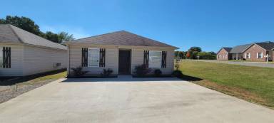 Main picture of 60 Sophie Jo Ln
