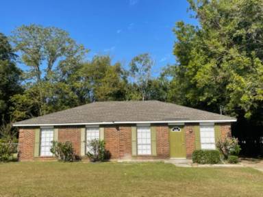 Main picture of 3240 Hackberry Ln