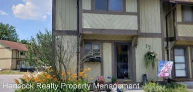 Main picture of 5 Greentree Cir