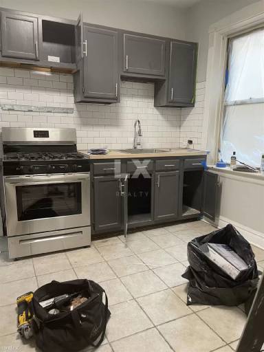 Main picture of 3400 N Springfield Ave
