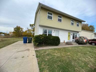 Main picture of 3932-3934 N Elsie Ave