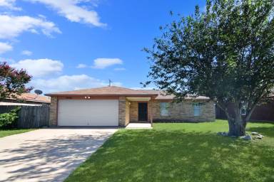 Main picture of 4406 Stallion Dr